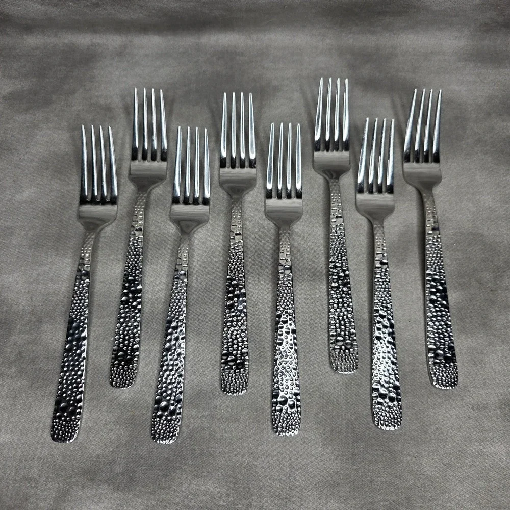 The Unbranded Brand x8 hammered
